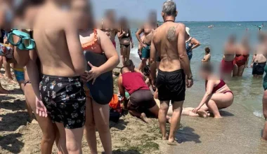 Σωτήρια επέμβαση ναυαγοσωστών στην Λάρισα: Έσωσαν 46χρονη από πνιγμό στην παραλία της Αγιάς (φωτογραφίες)
