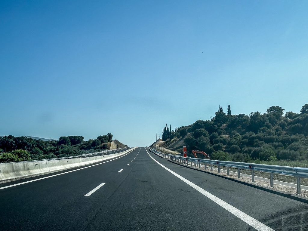 ΚΟΚ: Πρόστιμο 150 ευρώ και αφαίρεση διπλώματος για όσους κάνουν αυτό το λάθος στους αυτοκινητόδρομους