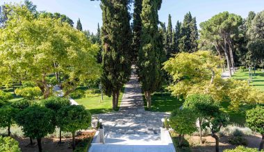 Δεξίωση για την Αποκατάσταση της Δημοκρατίας: Επιστρέφουν οι σύζυγοι και 1.700 καλεσμένοι
