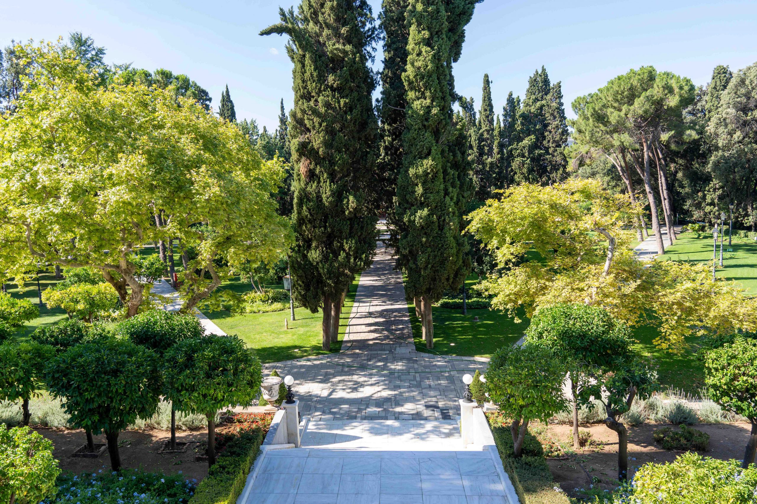 Δεξίωση για την Αποκατάσταση της Δημοκρατίας: Επιστρέφουν οι σύζυγοι και 1.700 καλεσμένοι