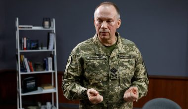 Ο.Σίρσκι: O αρχηγός των ουκρανικών Ενόπλων Δυνάμεων ενδέχεται να απομακρυνθεί ακόμη και εντός της ημέρας