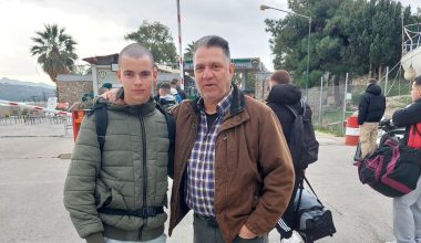 «Ραφαήλ, ήρθαμε… αλλά εσύ έλειπες»: Συγκλονίζει ο πατέρας του 19χρονου ΕΠΟΠ που σκοτώθηκε στη Ρόδο