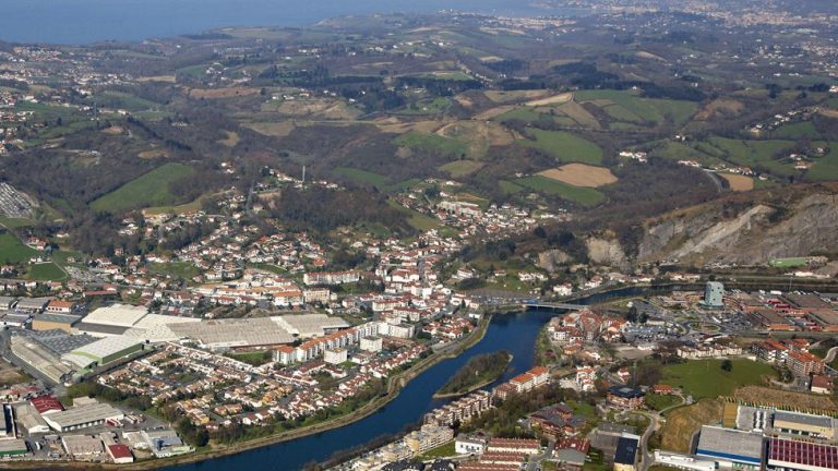 Το μοναδικό νησί στον κόσμο που αλλάζει χώρα κάθε έξι μήνες