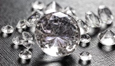 De Beers: Διετής αναστολή λειτουργίας για τον κολοσσό εξόρυξης διαμαντιών – «Πλέον δεν αγοράζει κανείς τίποτα»
