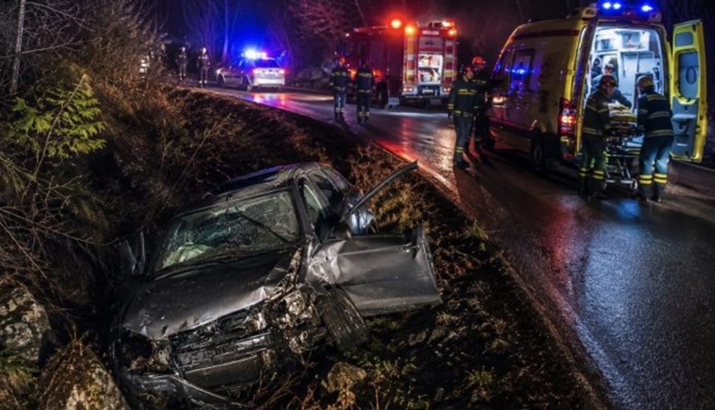 Τραγωδία στην άσφαλτο της Φωκίδας: Νεκροί ένας 35χρονος και μια 55χρονη μετά από εκτροπή οχήματος