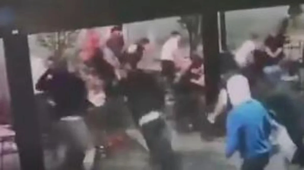 Ισπανία: Ομάδα κουκουλοφόρων επιτέθηκε σε στρατιωτικούς στη Ναβάρα την ώρα του Μουντιάλ (βίντεο)