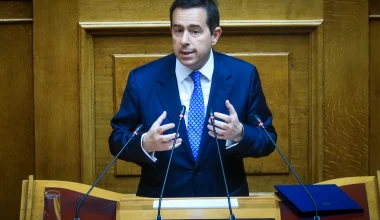ΝΔ: Επιστρέφει στη θέση του κοινοβουλευτικού εκπροσώπου ο Ν.Μηταράκης