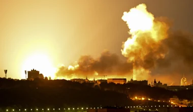 Nέες εικόνες από την «βροχή» βαλλιστικών πυραύλων Iskander-M στο Κίεβο – Χτύπησαν το ίδιο σημείο 13 φορές! (βίντεο)