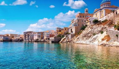 Η Σύρος ανάμεσα στα ανερχόμενα νησιά της Ευρώπης για το 2026: Οι προορισμοί που κερδίζουν τους ταξιδιώτες