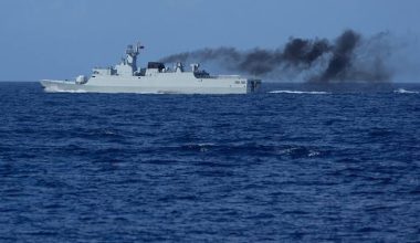 Κινεζικό πολεμικό πλοίο πραγματοποίησε βολές με πραγματικά πυρά στην ΑΟΖ της Ιαπωνίας!