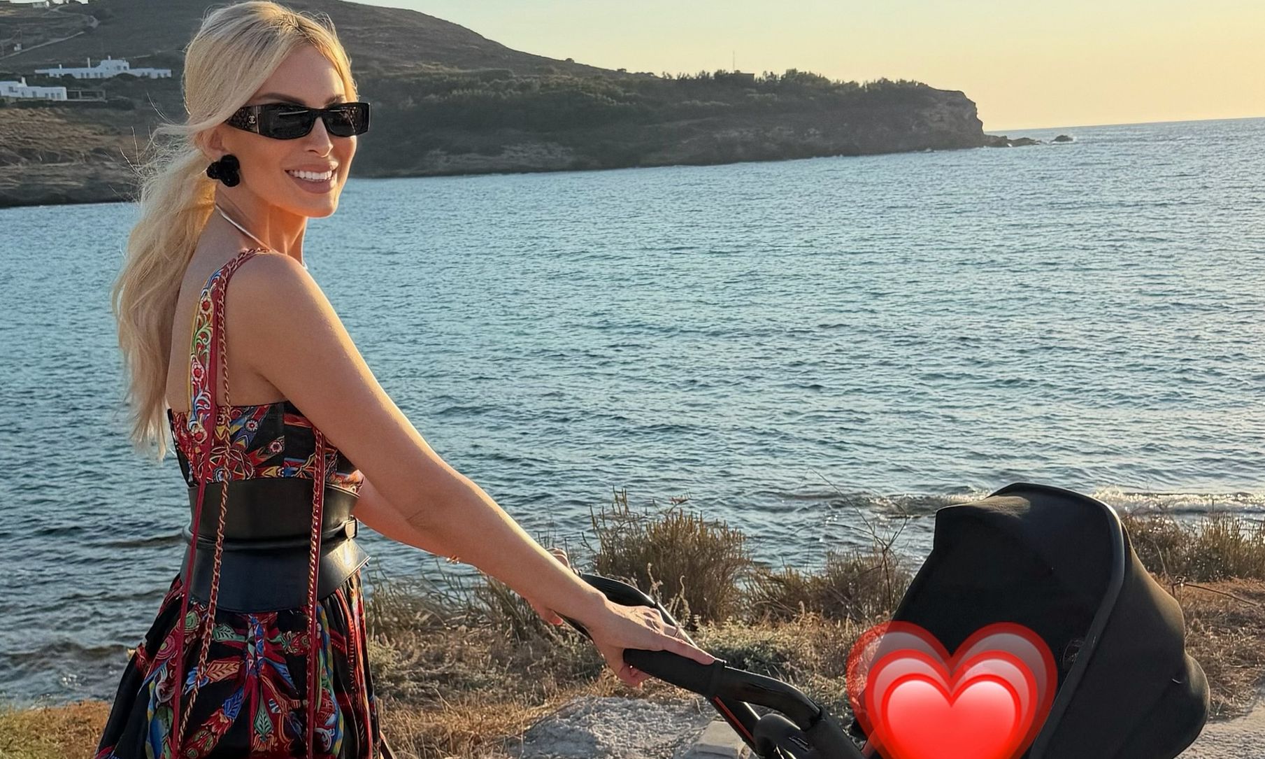 Στην Παναγία την Εκατονταπυλιανή η Κ.Καινούργιου: Αποκάλυψε ότι είχε κάνει τάμα – Δείτε φωτογραφίες