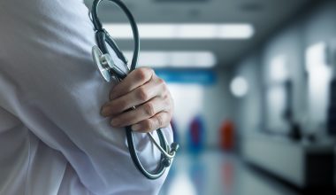 Μετά τις ποινές «χάδια» η υπόθεση του γιατρού που υπέβαλε αναίτια μια γυναίκα σε μαστεκτομή θα πάει στον Άρειο Πάγο