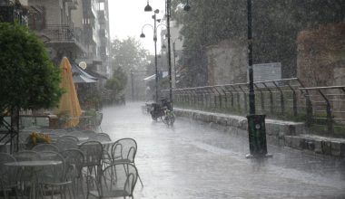 Ισχυρό μπουρίνι έπληξε την Λάρισα: Χαλαζόπτωση στον Κίσσαβο (βίντεο)