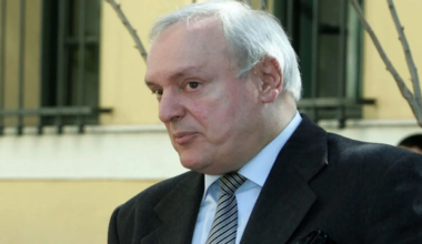 Πελάτισσα Σ.Γεωργίου: «Σχεδίαζε να πάει διακοπές με τις κόρες του στο Καρπενήσι»