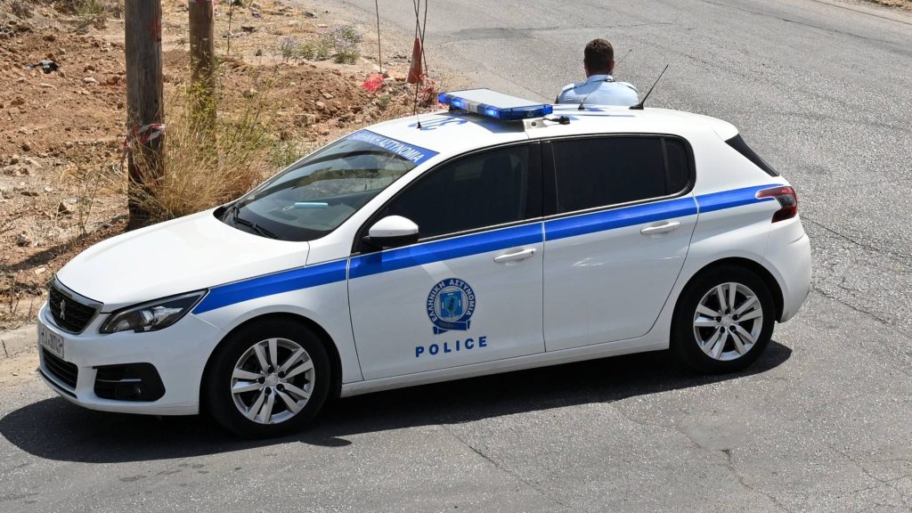 Ανήλικοι Ολλανδοί τουρίστες έκλεψαν Ι.Χ. στα Μάταλα με τις «ευλογίες» του πατέρα ενός εξ αυτών – Συνελήφθησαν όλοι