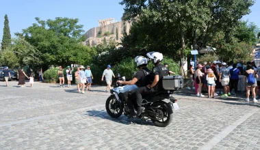 Προφυλακιστέος ο 60χρονος που επιτέθηκε με μαχαίρι σε Ελληνοαμερικανούς τουρίστες στην Ακρόπολη