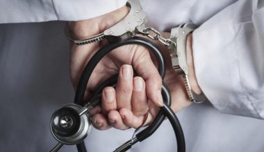 Χανιά: Προσήχθη ο ιατροδικαστής και τοξικολόγος για υπόθεση αλλοίωσης αποτελεσμάτων