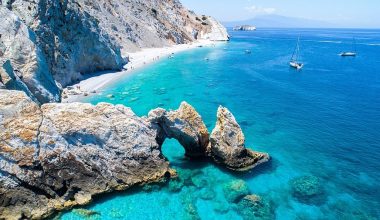 Αυτές είναι οι δέκα πιο επικίνδυνες παραλίες στην Ελλάδα: Πού έχουν καταγραφεί οι περισσότεροι πνιγμοί