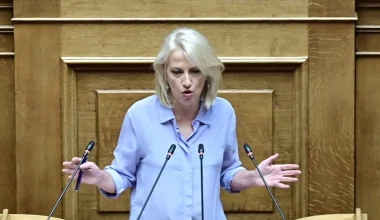 Η απάντηση της Ρ.Δούρου στον Κ.Μητσοτάκη για την επερχόμενη απουσία του ΣΥΡΙΖΑ από την δεξίωση για την Δημοκρατία