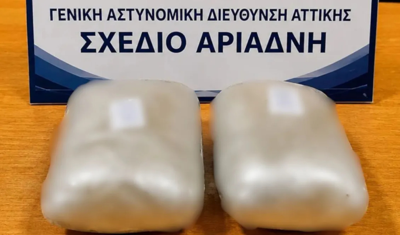 Χειροπέδες σε 40χρονη στα Άνω Λιόσια στο πλαίσιο της επιχείρησης «Αριάδνη»: Μετέφερε πάνω από 1 κιλό ηρωίνη (φωτο)
