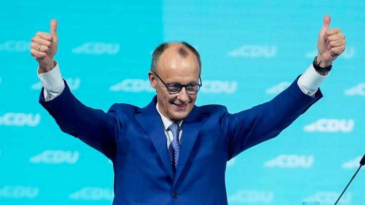 Ανασχηματισμό αναμένεται να ανακοινώσει σήμερα ο Φ.Μερτς
