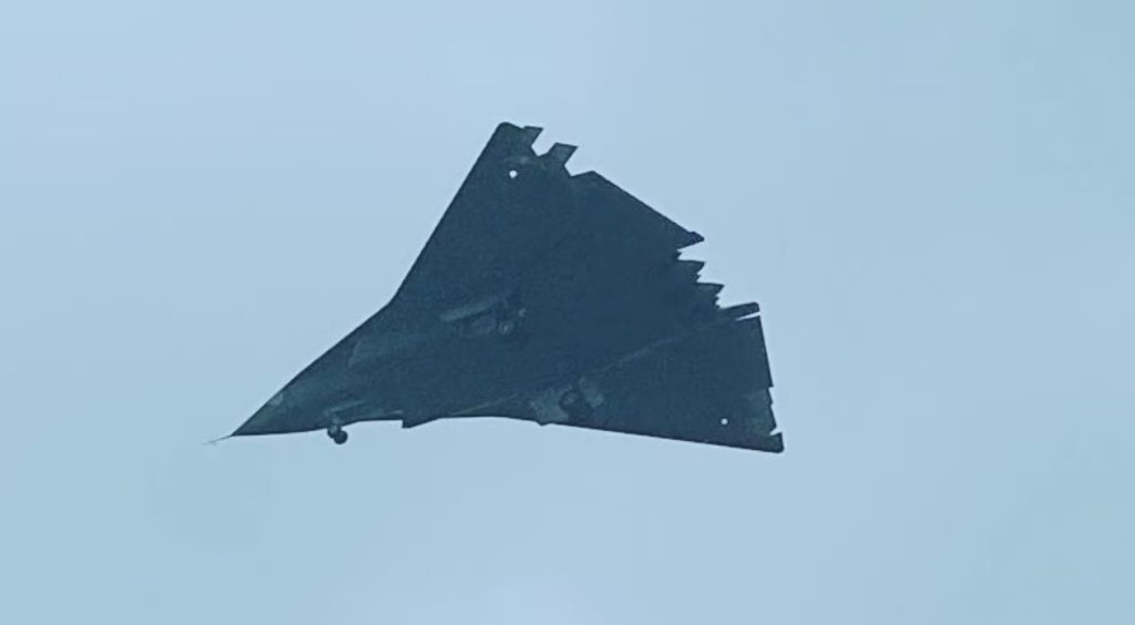 Βίντεο: Το 5ο πρωτότυπο του κινεζικού J-36 πραγματοποίησε δοκιμαστική πτήση
