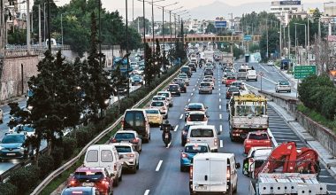 Νέος γύρος ελέγχων ΑΑΔΕ: 32.205 πρόστιμα για ανασφάλιστα οχήματα και πρώτη χρήση Τεχνητής Νοημοσύνης