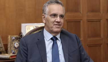 Ο Ισίδωρος Ντογιάκος είναι ο πρώην εισαγγελέας που είχε ως στόχο ο Αιγύπτιος που συνελήφθη με χειροβομβίδα!