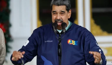 Βίντεο: Υποστηρικτές του Ν.Μαδούρο έκαψαν την αμερικανική σημαία, την φωτογραφία του Ν.Τραμπ και του Μ.Νετανιάχου