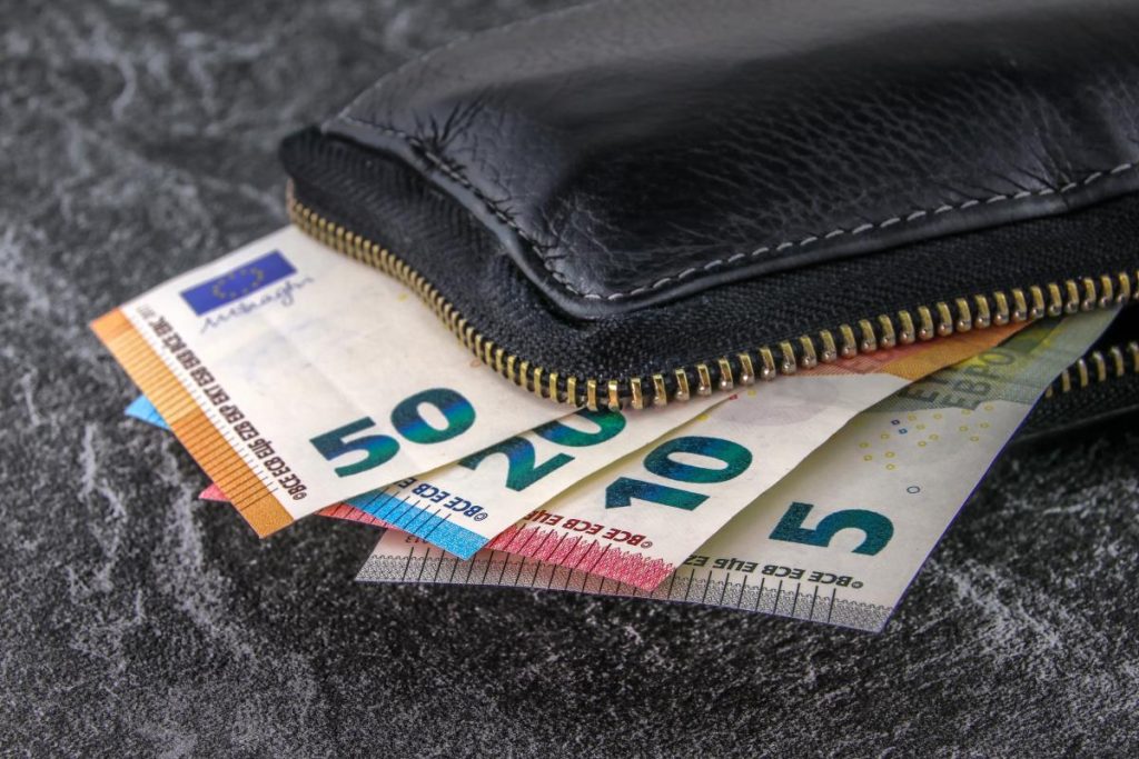 Δείτε πώς θα αμειφθούν όσοι εργαστούν ανήμερα τον Δεκαπενταύγουστο