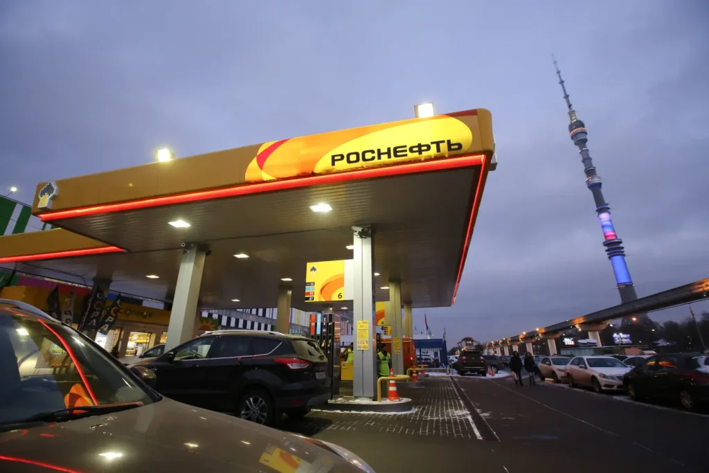 Γερμανικό ρεπορτάζ έλεγε ότι στην Ρωσία η βενζίνη έχει 4 ευρώ και έδειχναν εικόνες που ήταν στα… 0,8 ευρώ