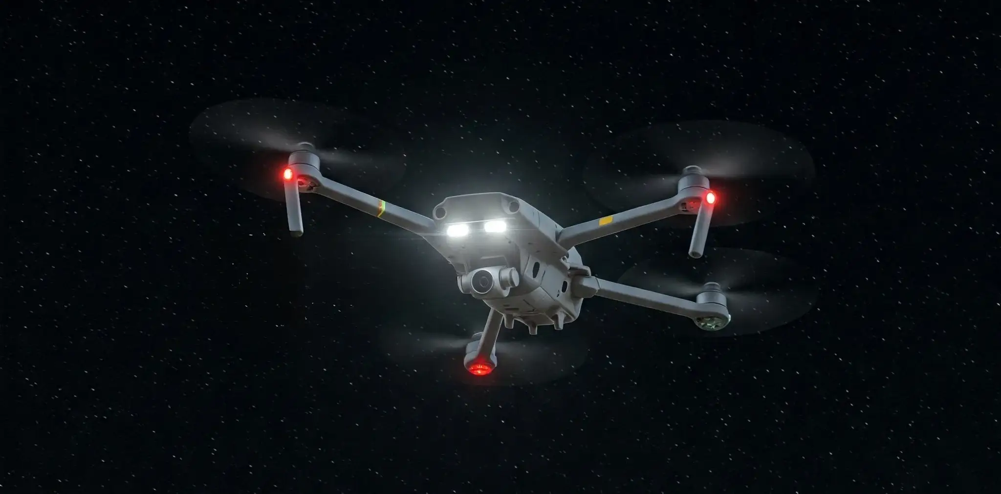Κίνα: Drone με τηλεβόα «κυνηγά» κολυμβητή που βγήκε στη θάλασσα μετά τη δύση του ήλιου!