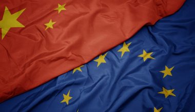 Η ΕΕ επέβαλε κυρώσεις σε εταιρείες της Κίνας και δέχθηκε άμεσα αντίποινα με κυρώσεις – Πεκίνο: «Μας εξοργίζεται»