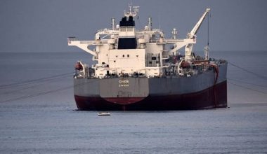 Θρίλερ στα Στενά του Ορμούζ: Δεξαμενόπλοιο χτύπησε σε ναυτική νάρκη