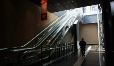 Θρίλερ στο Μετρό Αγίας Παρασκευής: Σουδανός μπήκε στο τούνελ και φώναζε «Αλλάχ Άκμπαρ» – Συνεπλάκη με αστυνομικούς