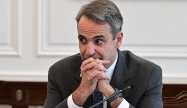 Ο Κ.Μητσοτάκης μιλά για εκλογές το 2027 αλλά από μέσα Οκτωβρίου ξεκινούν δίκες και Ειδικά Δικαστήρια της κυβέρνησης