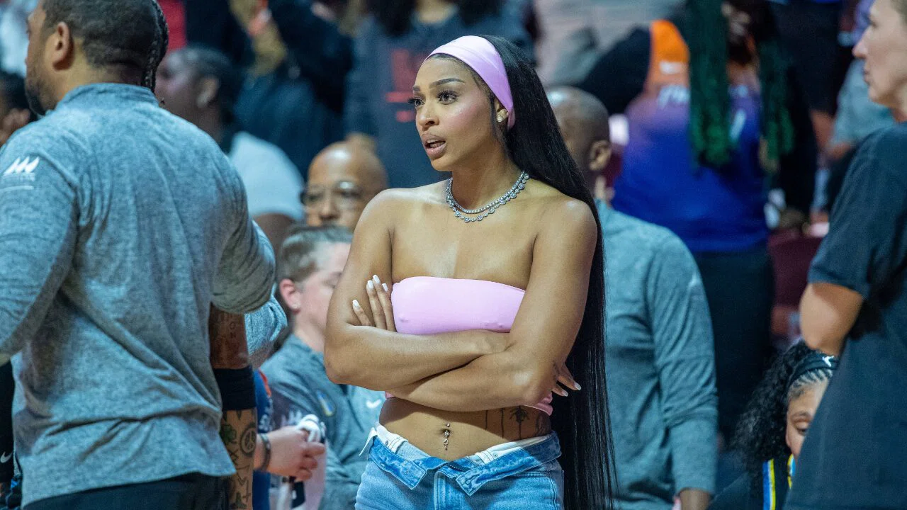 Σάλος στο WNBA: Η εντυπωσιακή DiJonai Carrington έπιασε στο κρεβάτι τη σύντροφό της με άλλες – Τις «έδωσε» στεγνά