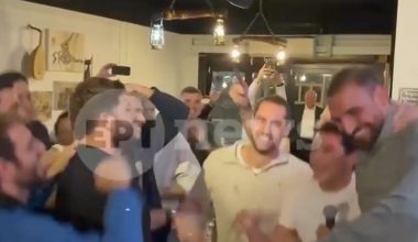 Πρωταθλητές στο νερό, Έλληνες στην καρδιά – Το ξέφρενο γλέντι της Εθνικής πόλο στο Σίδνεϊ με ζεϊμπέκικο (βίντεο)