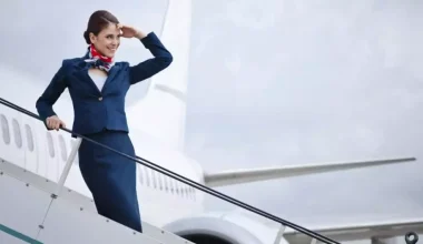 Το μυστικό πίσω από το «καλώς ήρθατε» των αεροσυνοδών – Τι ελέγχουν πριν απογειωθεί το αεροπλάνο