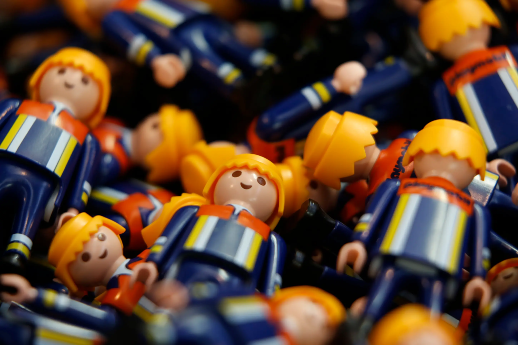 Η Playmobil έβαλε «λουκέτο» στο εργοστάσιό της στη Γερμανία: Βγάζει σε δημοπρασία από 1 ευρώ τον εξοπλισμό της