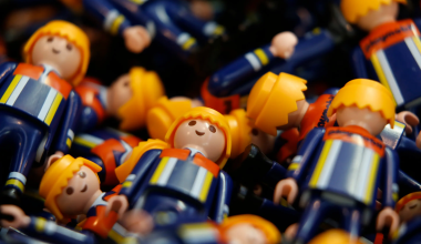 Η Playmobil έβαλε «λουκέτο» στο εργοστάσιό της στη Γερμανία: Βγάζει σε δημοπρασία από 1 ευρώ τον εξοπλισμό της