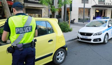Αυτοκίνητο παρέσυρε και τραυμάτισε αστυνομικό της Τροχαίας στην Πάτρα