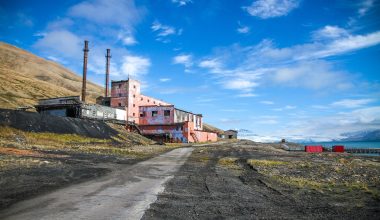 Το νησί όπου απαγορεύεται να γεννηθείς και να πεθάνεις – Ένας από τους πιο παράξενους νόμους στον κόσμο