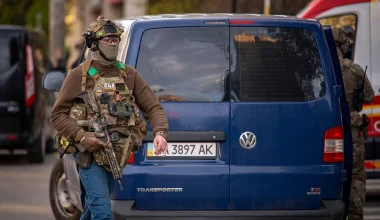 Oδησσός: Ισχυρή έκρηξη σε όχημα ανώτερου αξιωματικού του ουκρανικού Ναυτικού – Τραυματίστηκε ελαφρά (βίντεο)
