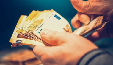 Μετρητά τέλος: Αυτές είναι οι 4 χώρες που θέλουν να τα εξαφανίσουν πλήρως – Διαφωνούν τραπεζικοί κολοσσοί