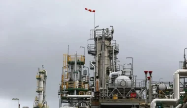 Νέα πτώση στις τιμές του πετρελαίου: Κάτω από 87 δολάρια το βαρέλι Brent