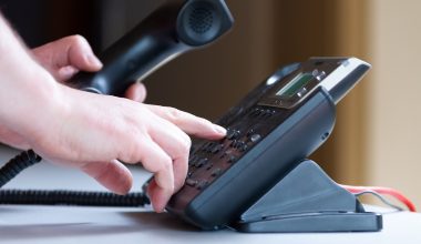 Χειροπέδες σε 24χρονο «εγκέφαλο» τηλεφωνικών απατών στις Σέρρες: Πώς ξεγέλασε 4 γυναίκες και τους πήρε 55.800 ευρώ