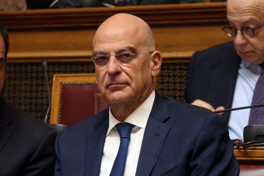 Την βαθύτατη θλίψη για τους δύο πυροσβέστες που έχασαν τη ζωή τους εν ώρα καθήκοντος εξέφρασε ο Ν.Δένδιας