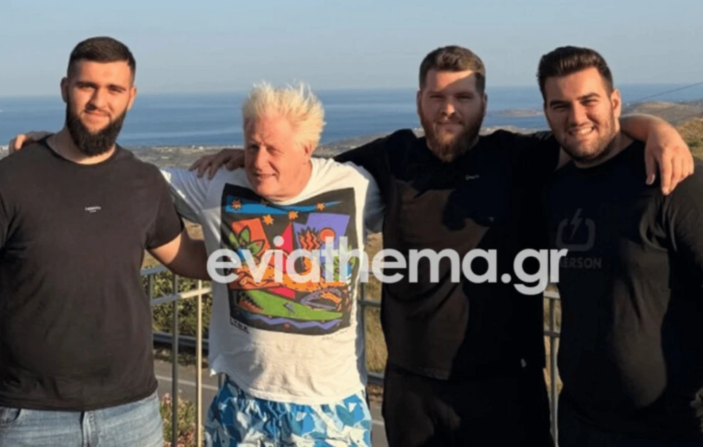 Ο Μπόρις Τζόνσον στην Κάρυστο: Καλοκαιρινές διακοπές σαν απλός παραθεριστής