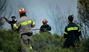 Πύρινη «κόλαση» στο Ρέθυμνο: Νεκροί δύο πυροσβέστες μετά τις μάχες με τις πυρκαγιές